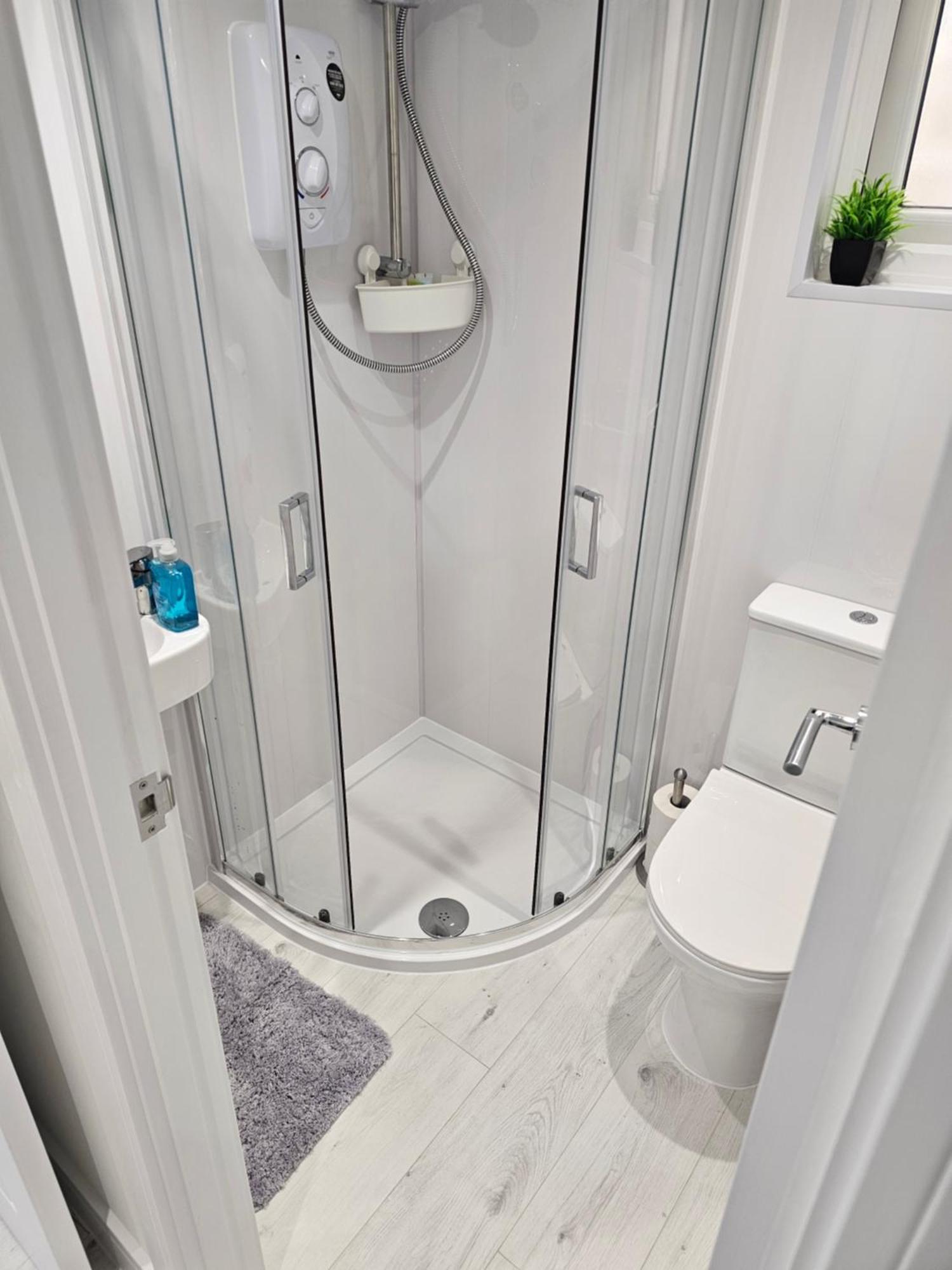 Single Cosy Bedroom In Dartford- Private Entrance For Guest Екстериор снимка